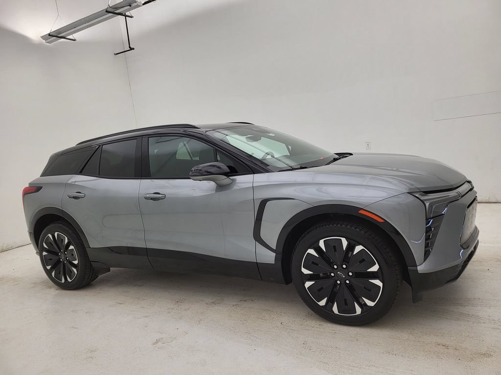 New 2026 Chevrolet Blazer EV RS AWD/4WD image 1