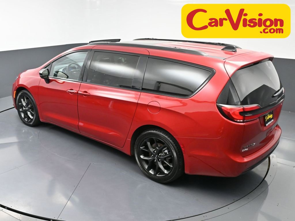 Used 2025 Chrysler Pacifica Limited image 51