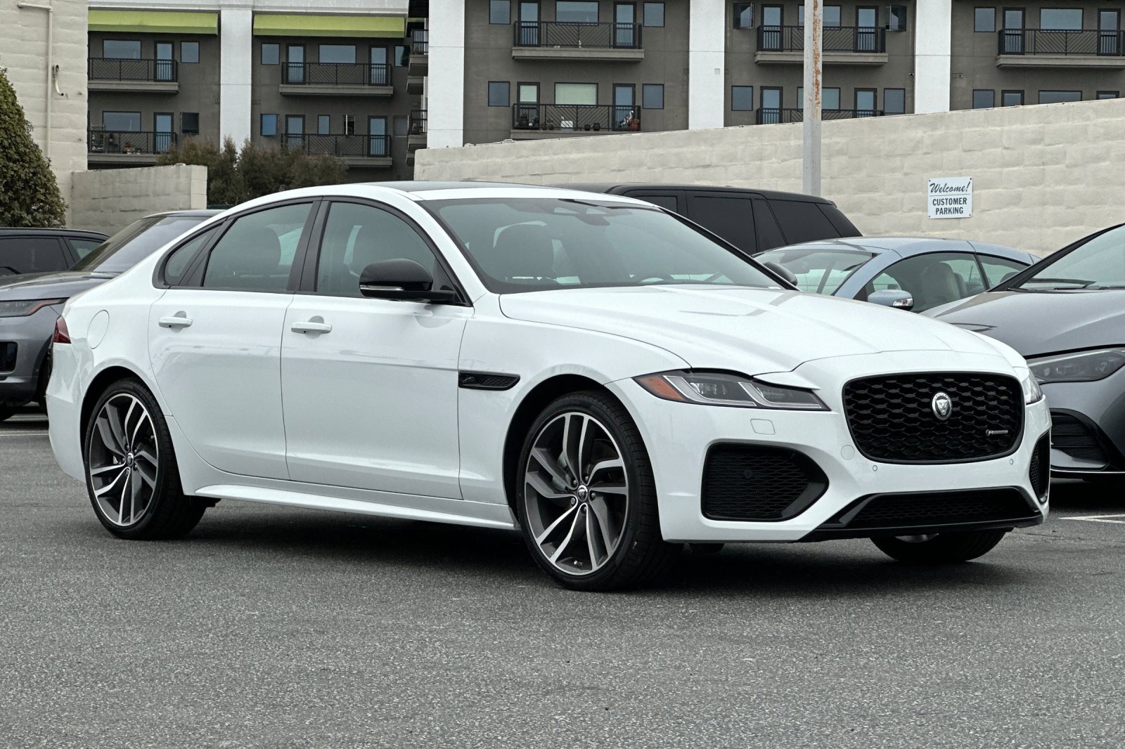 New 2024 Jaguar XF R-Dynamic SE image 7