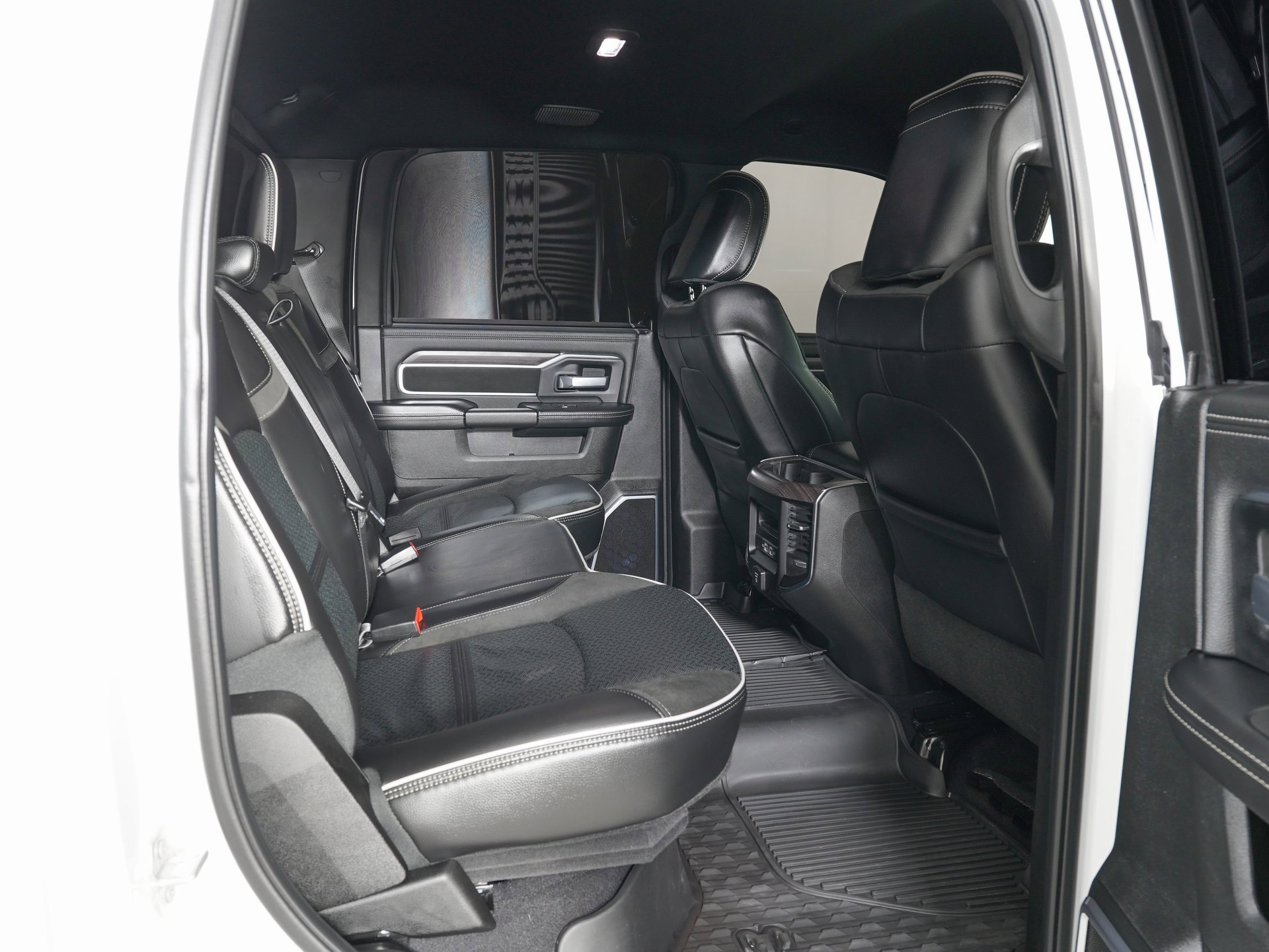 Used 2025 RAM 3500 Laramie w/ Sport Appearance Package image 11