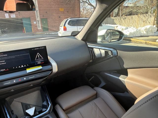 Used 2025 BMW X3 xDrive30i w/ Premium Package image 16