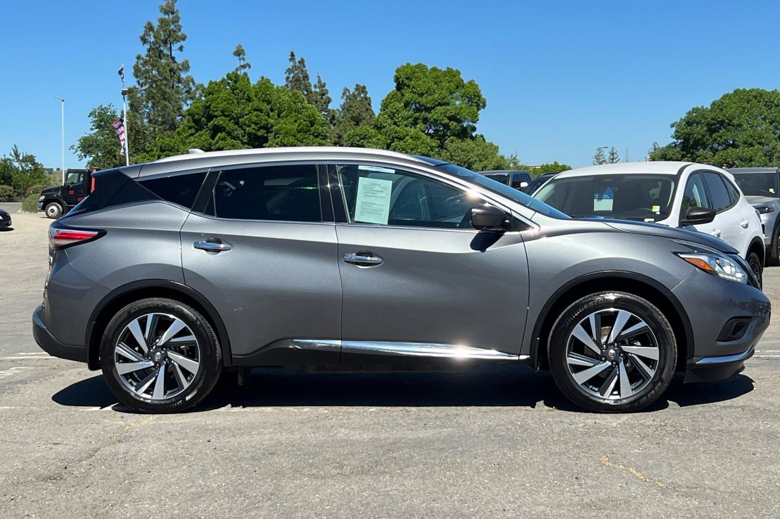 Used 2018 Nissan Murano Platinum w/ Cargo Package image 3