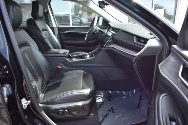 Used 2023 Jeep Grand Cherokee Limited AWD/4WD image 44