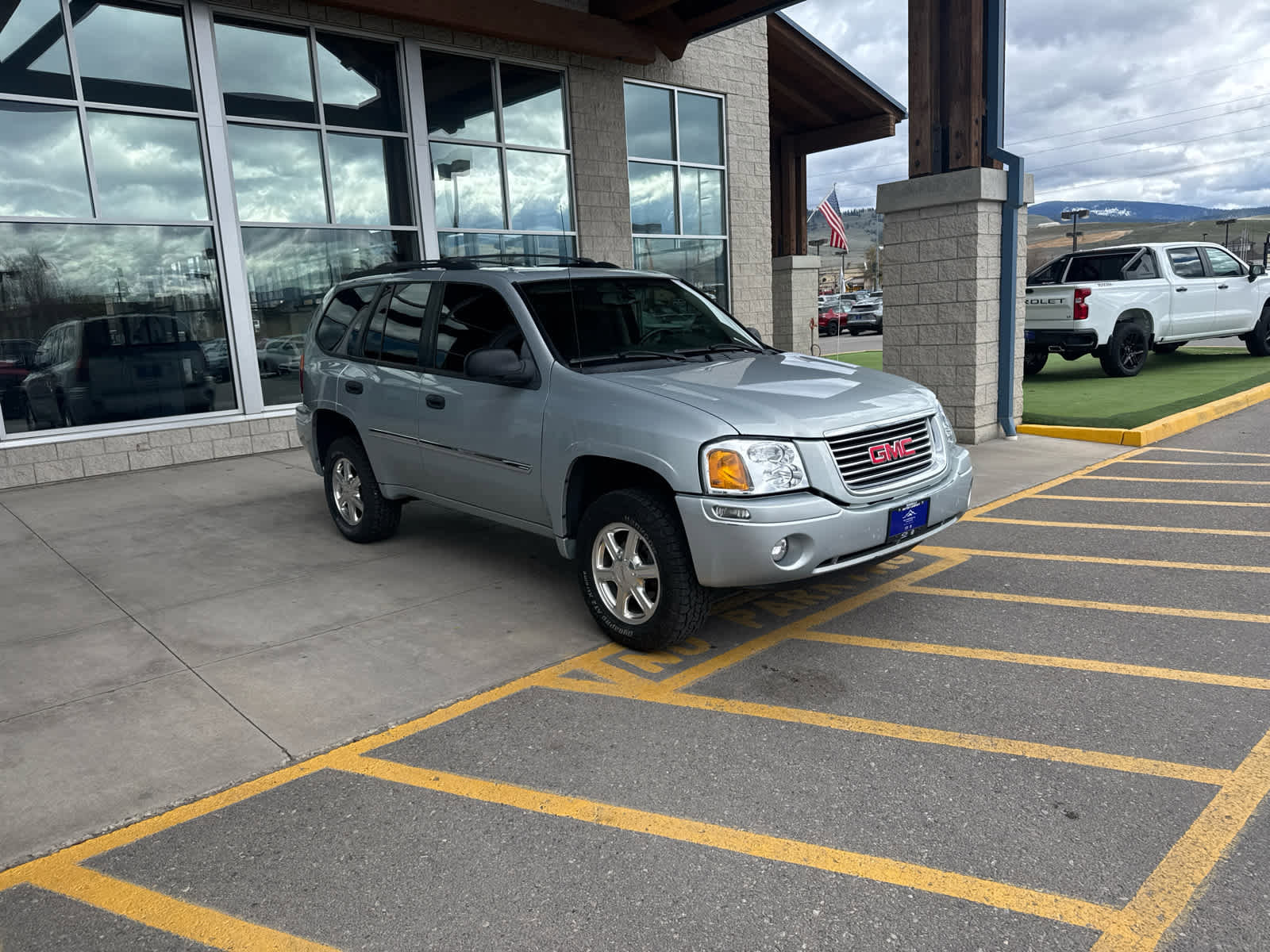 Used 2008 GMC Envoy SLE image 3