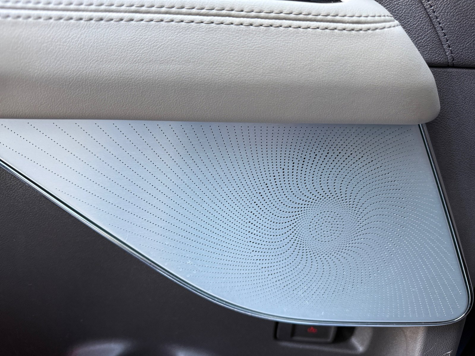 Used 2020 Lincoln Aviator Reserve w/ Equipment Group 202A image 27