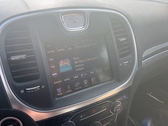 Used 2015 Chrysler 300 Limited w/ Driver Convenience Group image 10