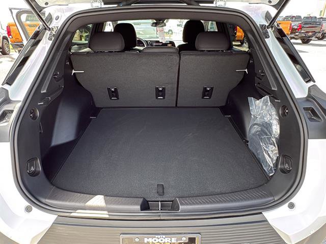 New 2026 Chevrolet Equinox EV LT w/ LPO, Blackout Package image 30