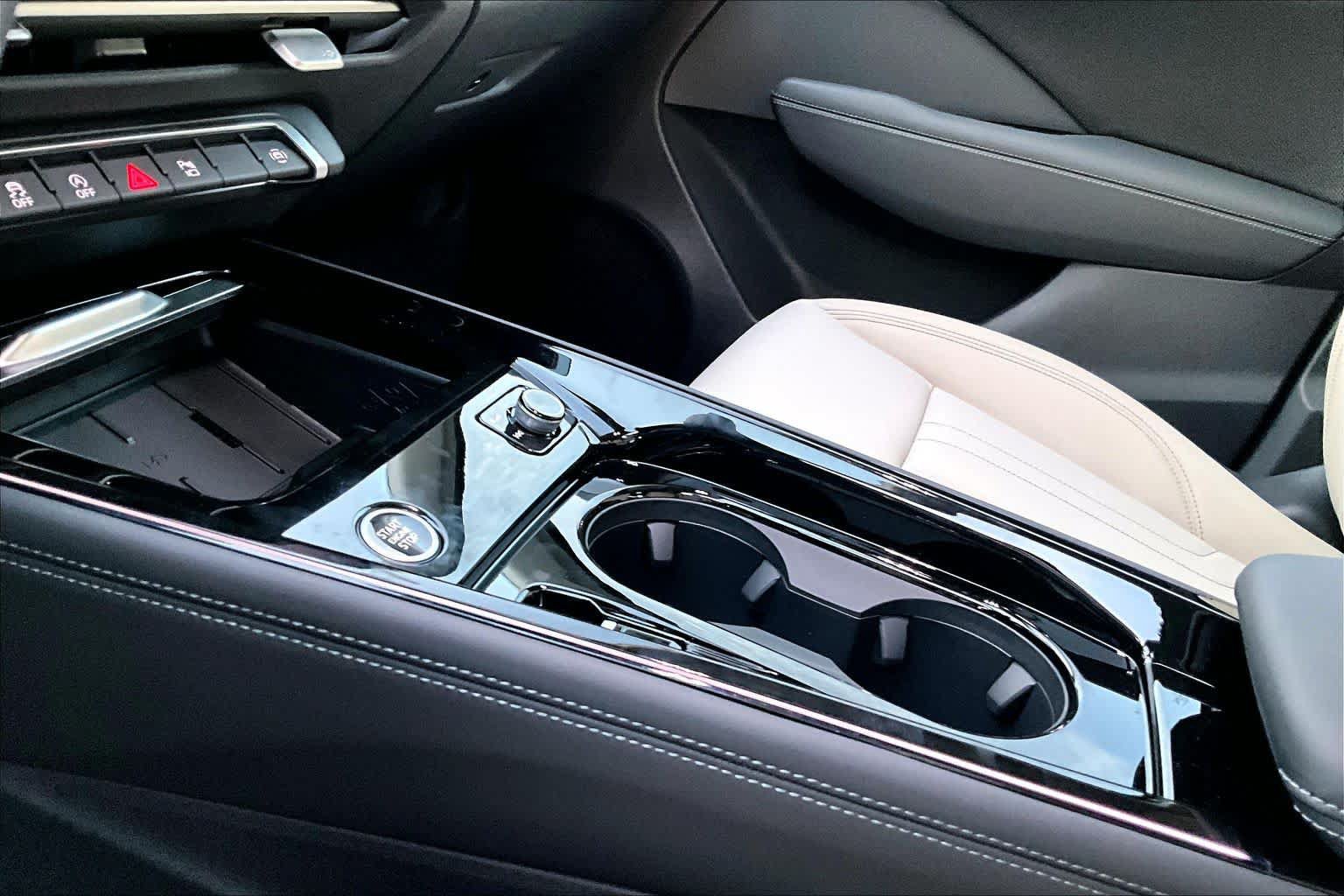 New 2026 Audi Q3 quattro 2.0T AWD/4WD image 7