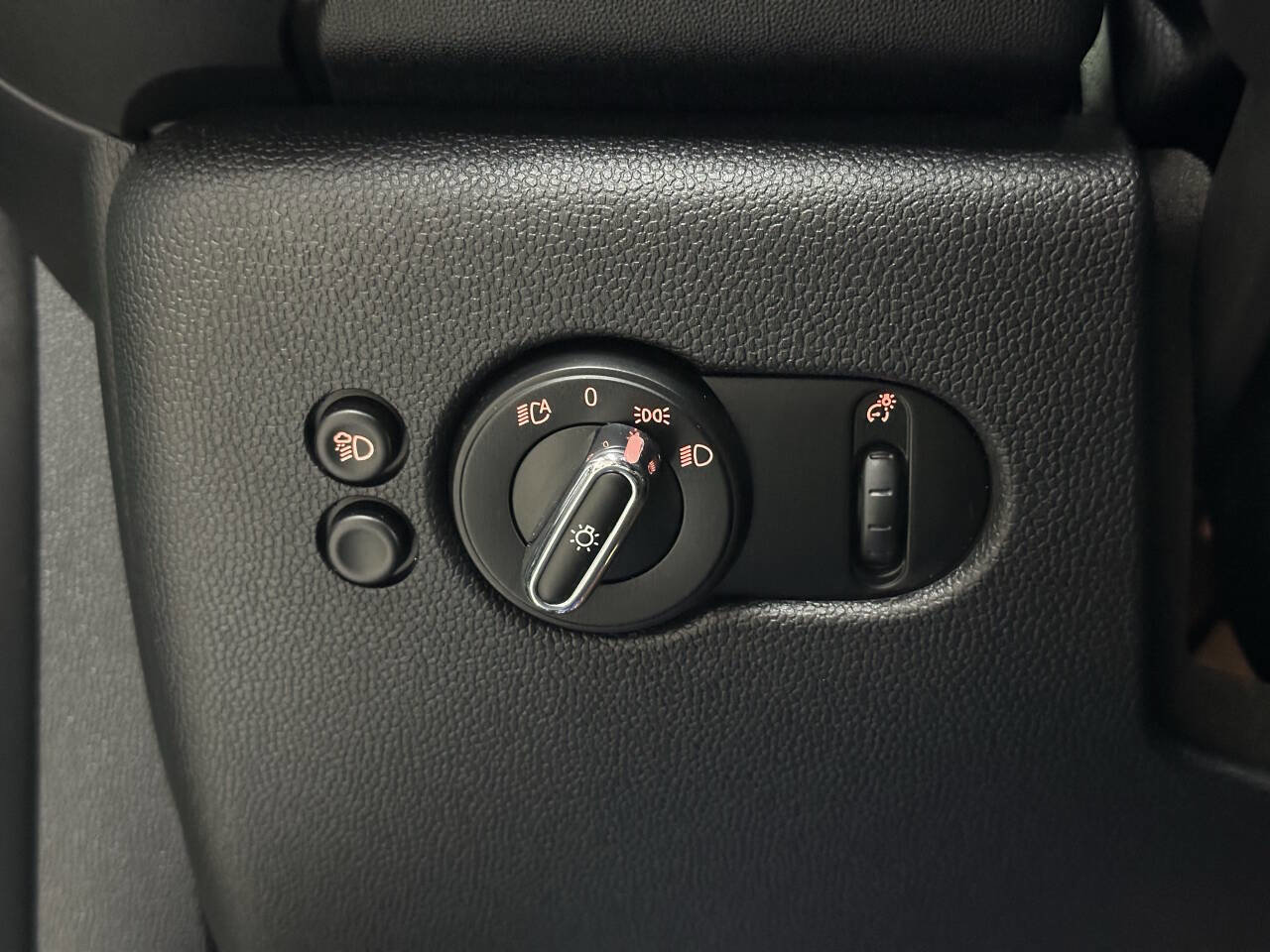 Used 2022 MINI Cooper SE image 23