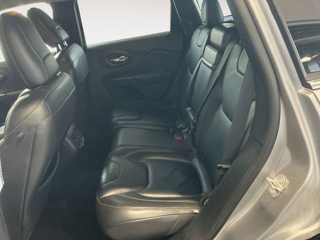 Used 2017 Jeep Cherokee Limited image 11