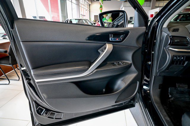 Used 2022 Mitsubishi Eclipse Cross SE image 15