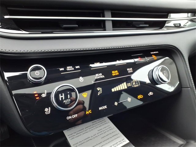 New 2026 INFINITI QX60 Luxe w/ Family Package image 15