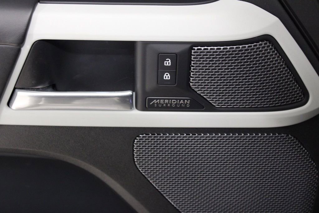 Used 2022 Land Rover Defender 110 X-Dynamic HSE image 19