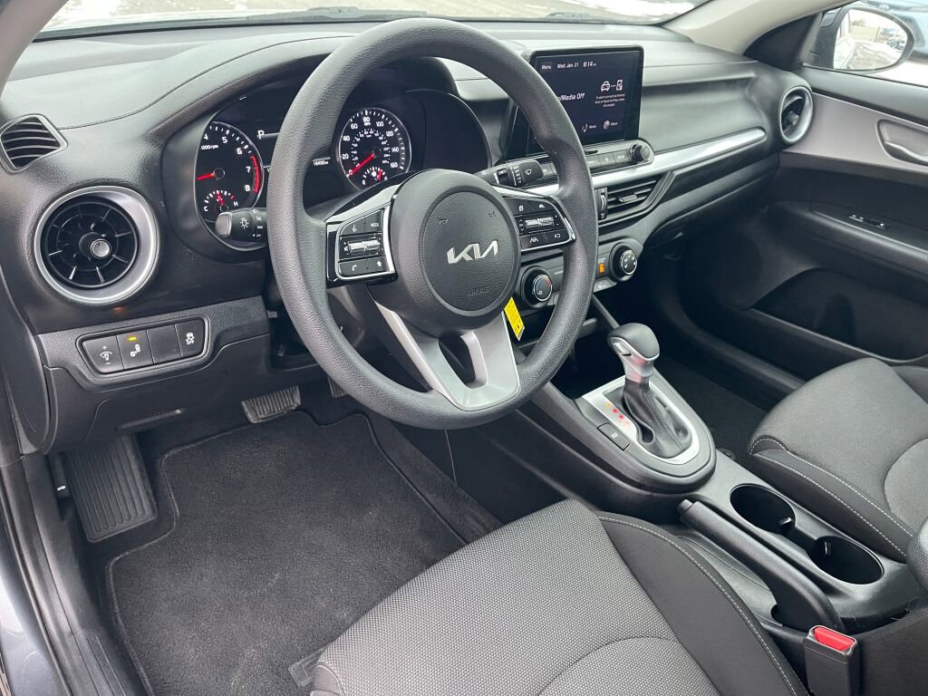 Used 2023 Kia Forte LXS w/ LXS Technology Package image 5
