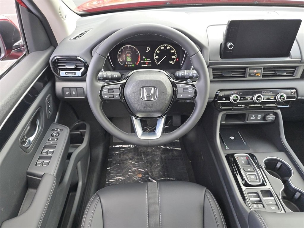 New 2025 Honda Pilot Touring image 30
