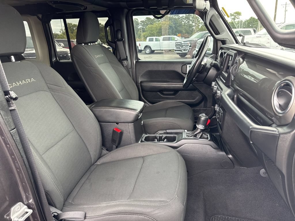 Used 2020 Jeep Wrangler Unlimited Sahara AWD/4WD image 24