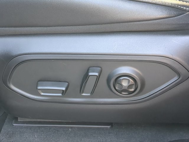 Certified 2025 Jeep Grand Cherokee Altitude AWD/4WD image 22