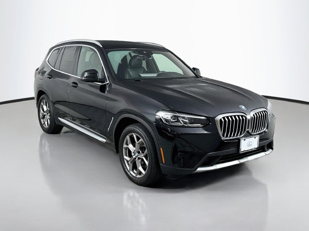 Used 2023 BMW X3 xDrive30i w/ Premium Package AWD/4WD image 3