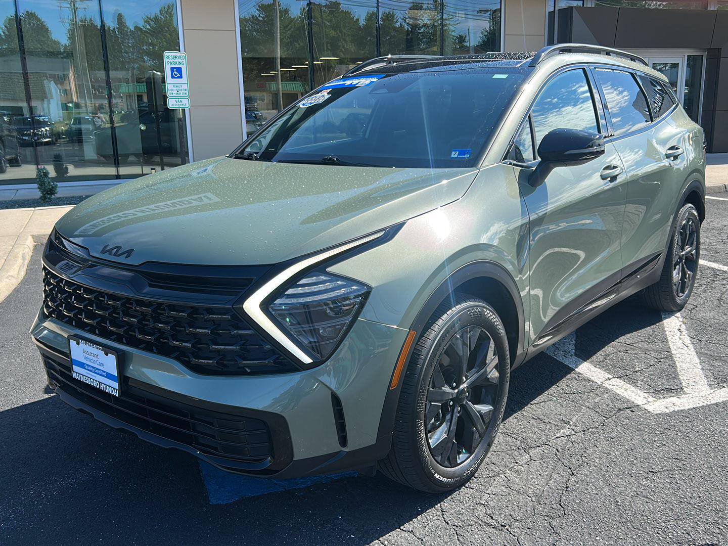 Used 2025 Kia Sportage X-Line w/ Premium Package AWD/4WD image 2
