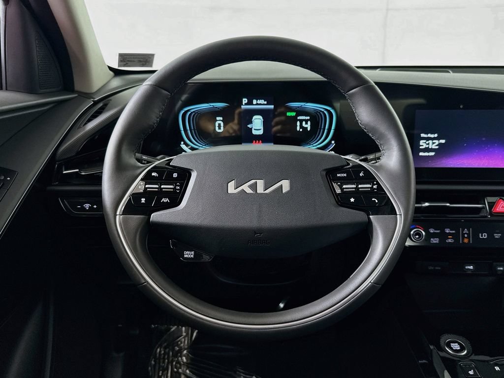 Used 2025 Kia Niro EX w/ EX Cold Weather Package FWD image 11