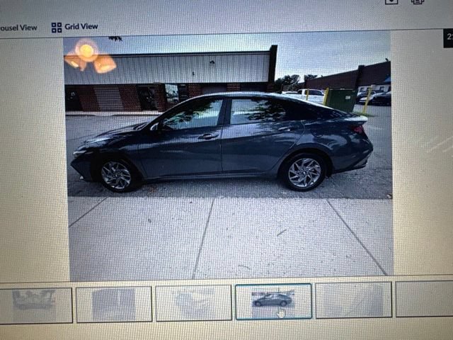 Used 2024 Hyundai Elantra SEL FWD image 15