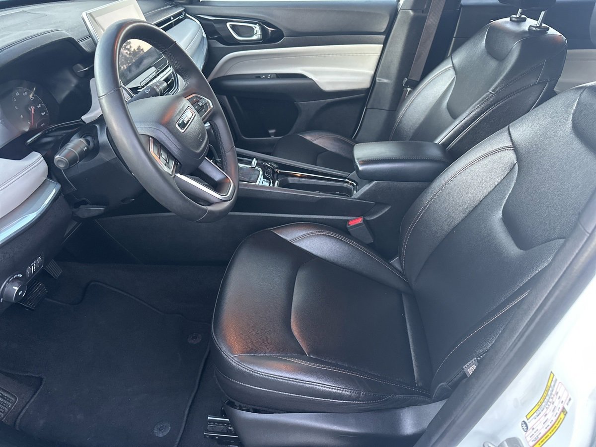 Used 2024 Jeep Compass Limited image 8