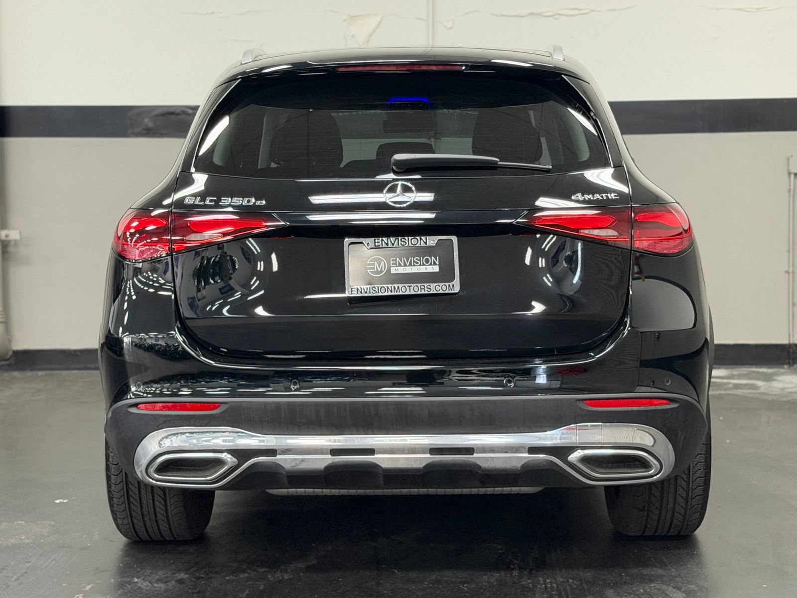 Used 2025 Mercedes-Benz GLC 350e 4MATIC image 11