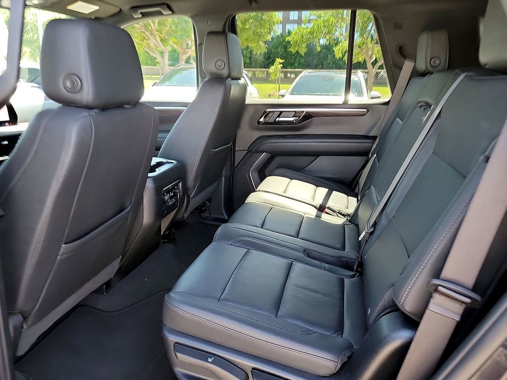Used 2025 Chevrolet Tahoe Z71 AWD/4WD image 13