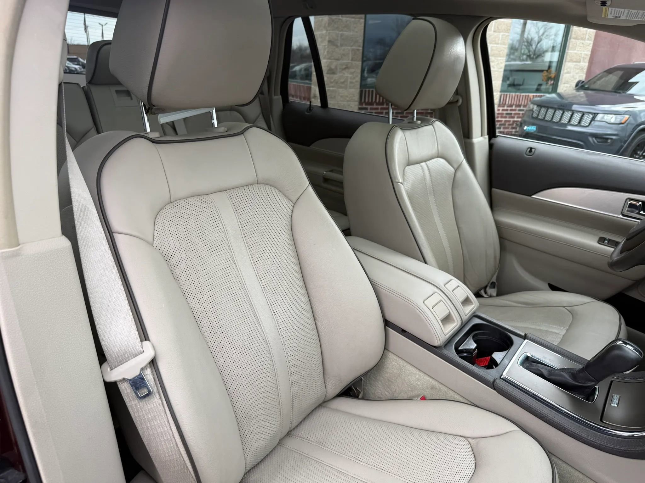 Used 2012 Lincoln MKX FWD image 36