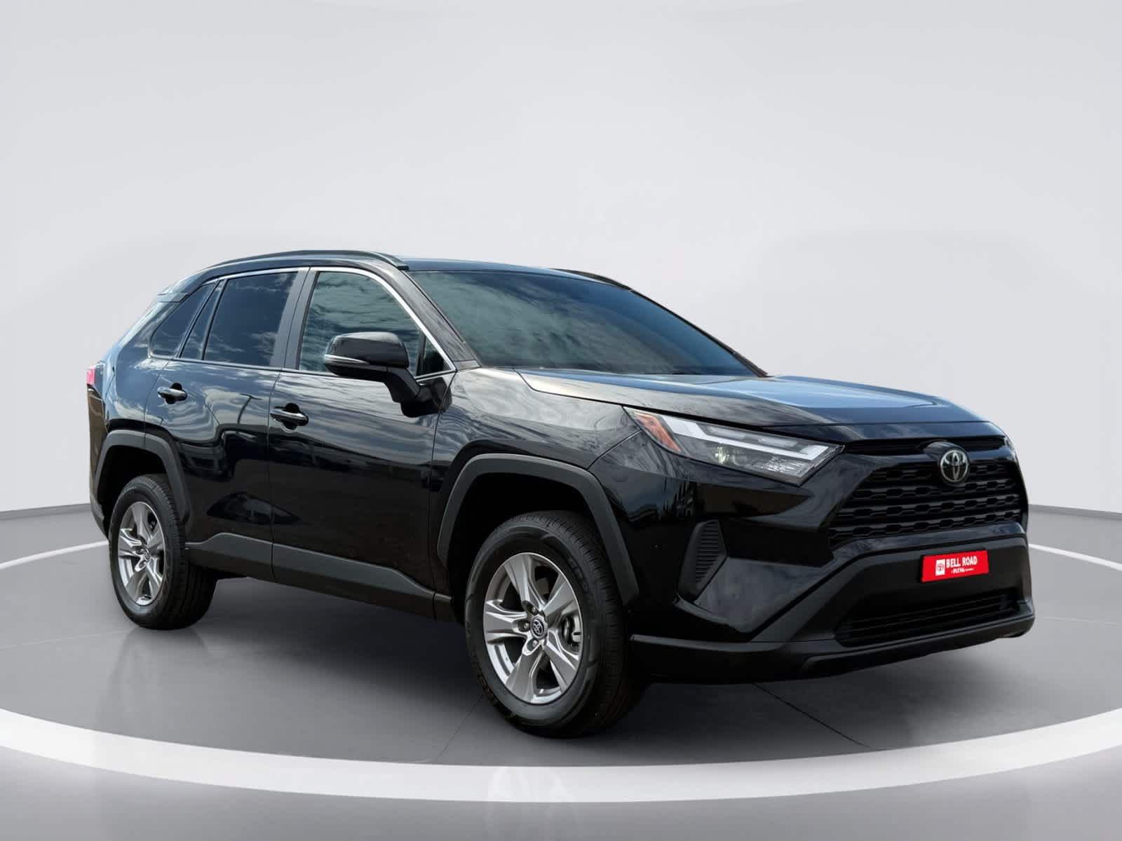 Used 2025 Toyota RAV4 XLE FWD image 11