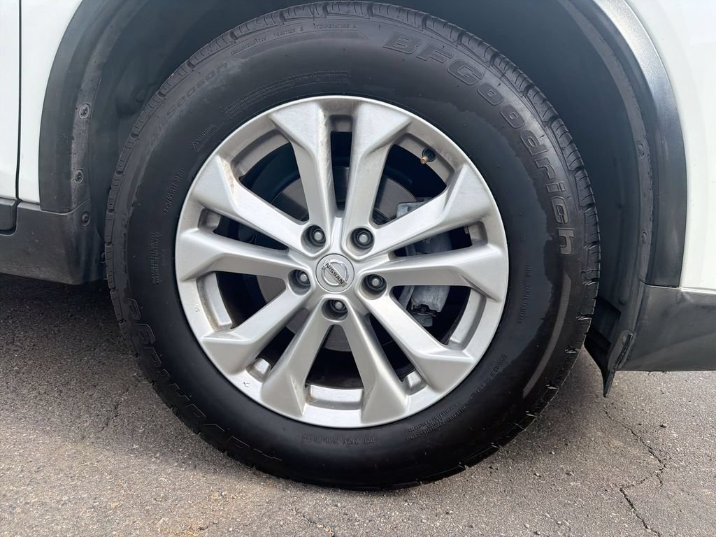 Used 2016 Nissan Rogue SV FWD image 18