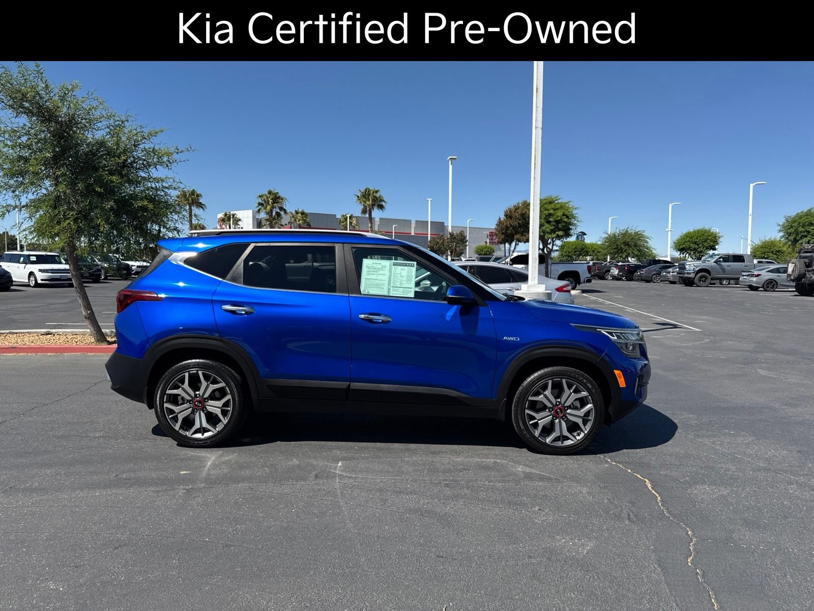 Certified 2021 Kia Seltos SX w/ SX Sunroof Package AWD/4WD image 5