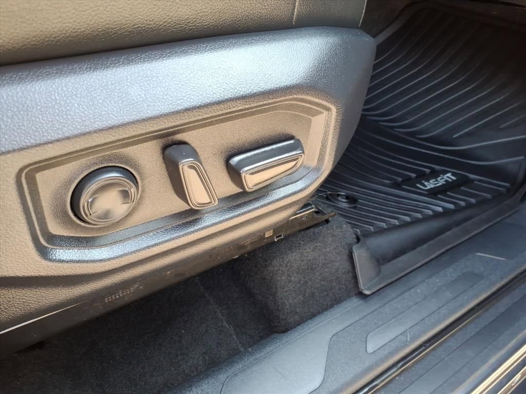 Used 2022 Toyota Tundra Limited w/ Power Package image 7