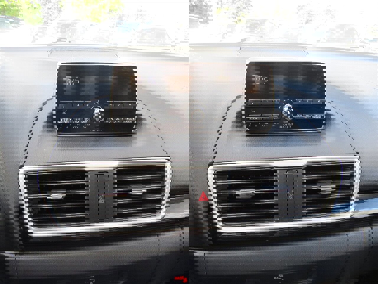 Used 2014 MAZDA MAZDA3 i SV image 11