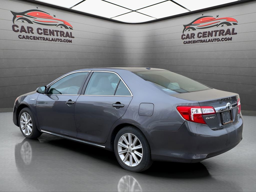 Used 2014 Toyota Camry XLE w/ Leather Package image 3