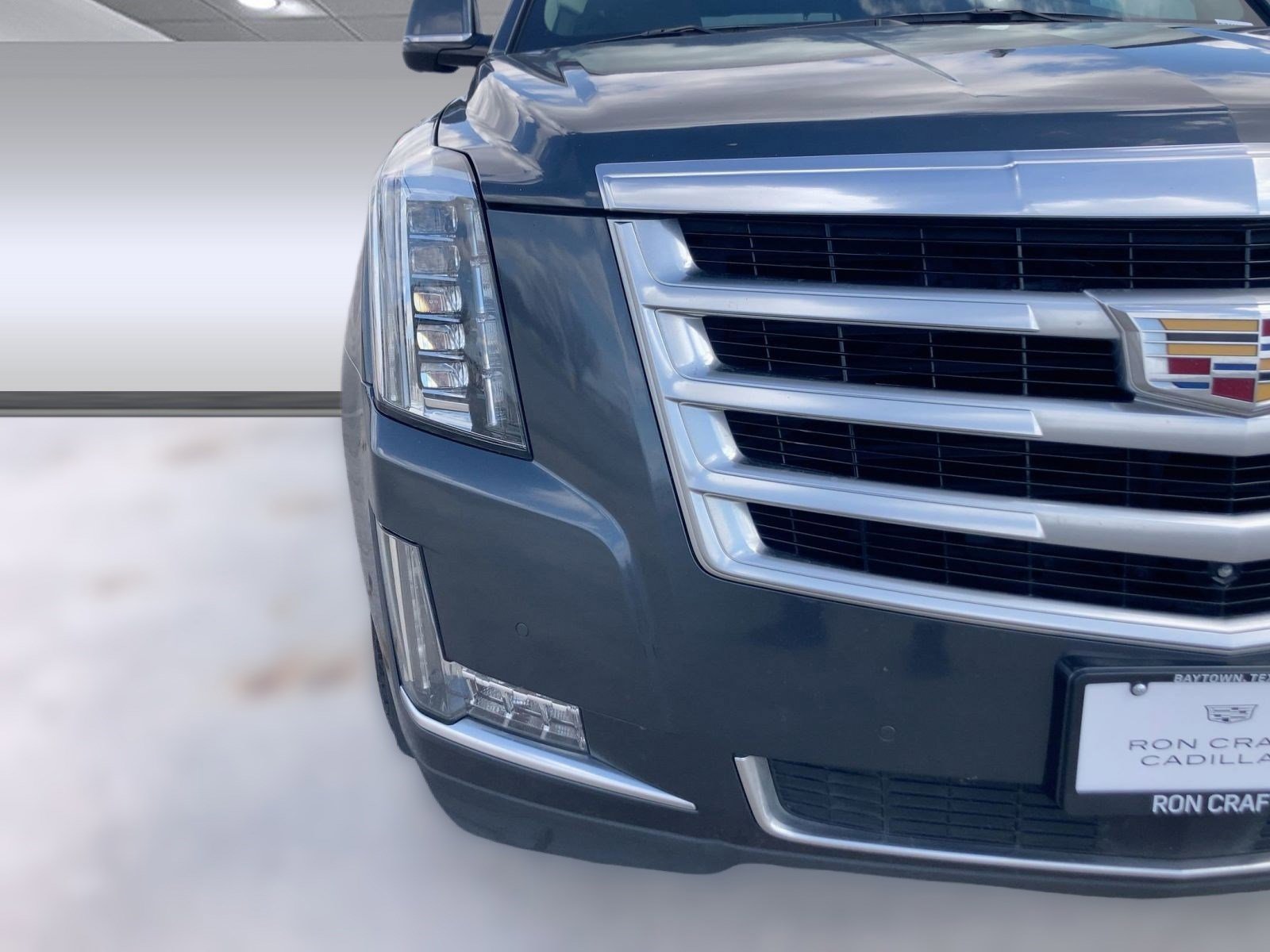 Used 2019 Cadillac Escalade Premium Luxury image 10