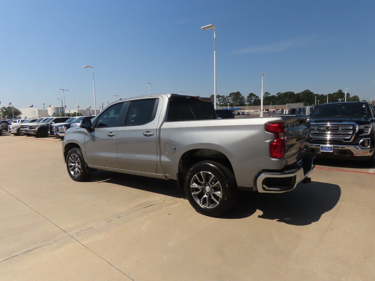 Used 2024 Chevrolet Silverado 1500 LT RWD image 14