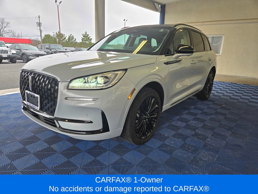 Used 2025 Lincoln Corsair Reserve w/ Jet Appearance Package image 4