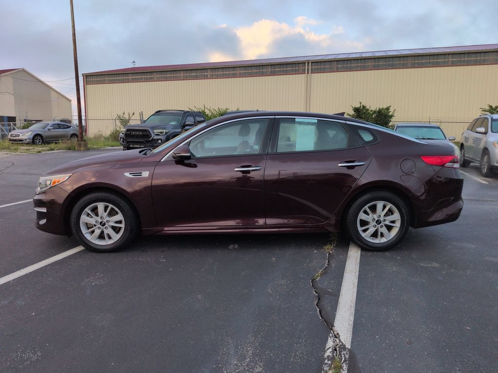 Used 2018 Kia Optima LX w/ Convenience Package FWD image 3