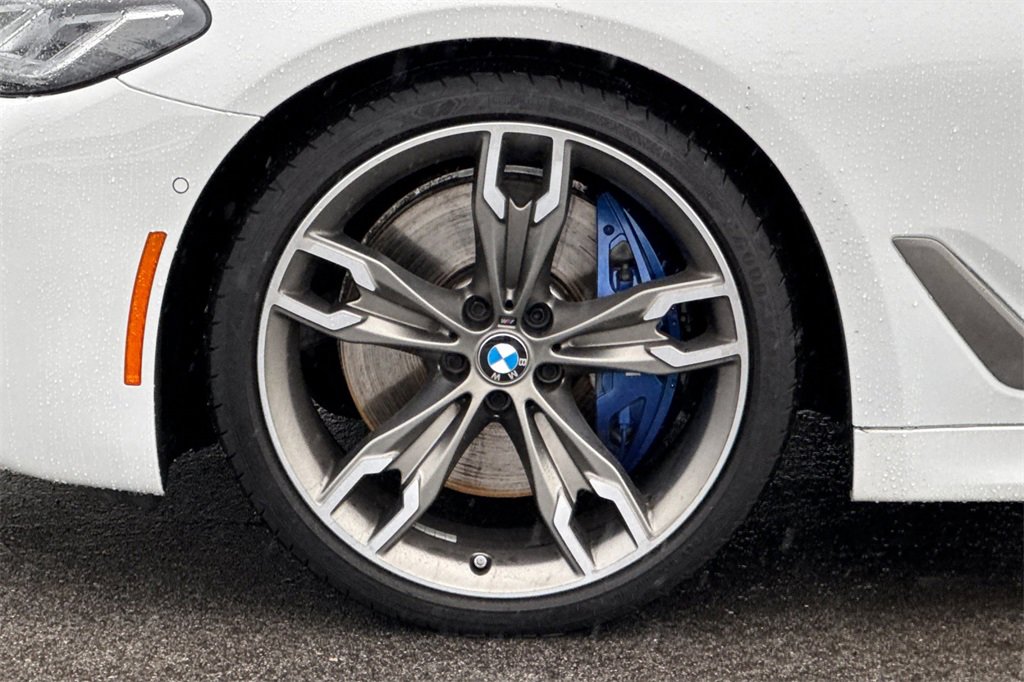 Used 2023 BMW M550i xDrive image 34