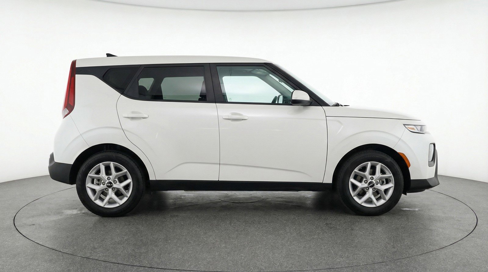 Used 2025 Kia Soul LX w/ LX Technology Package image 11