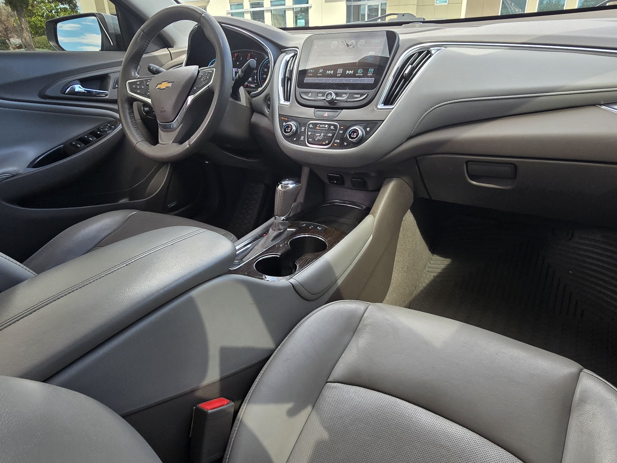 Used 2017 Chevrolet Malibu Premier w/ Driver Confidence Package FWD image 27