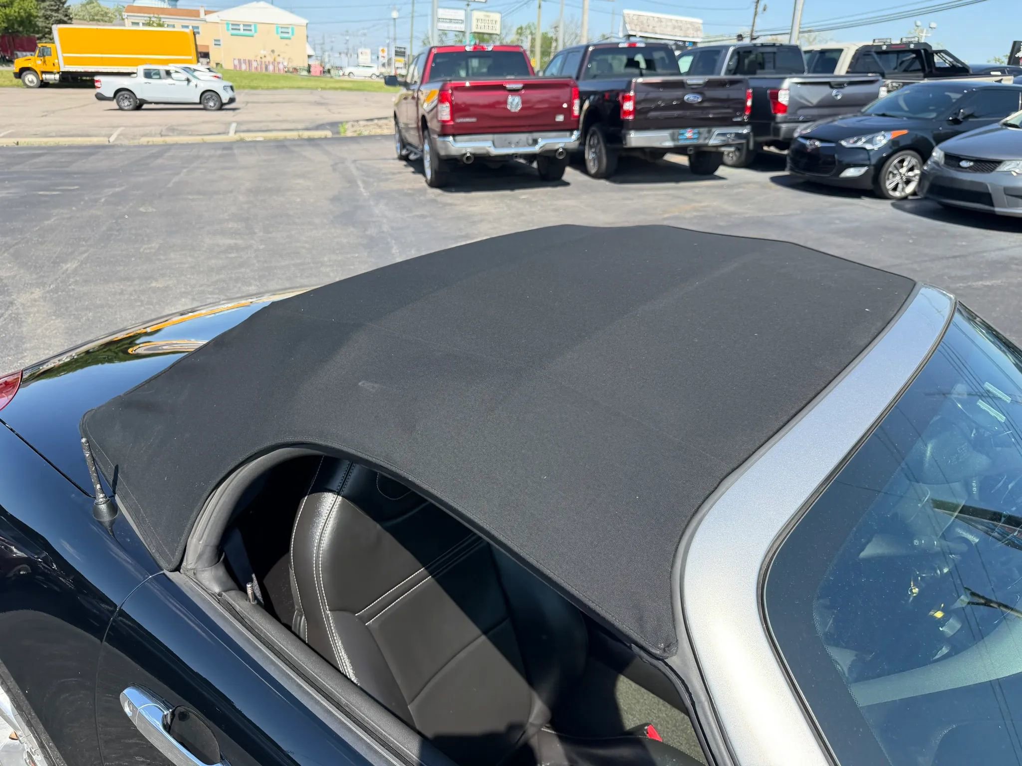 Used 2006 Pontiac Solstice Convertible w/ Premium Package image 28