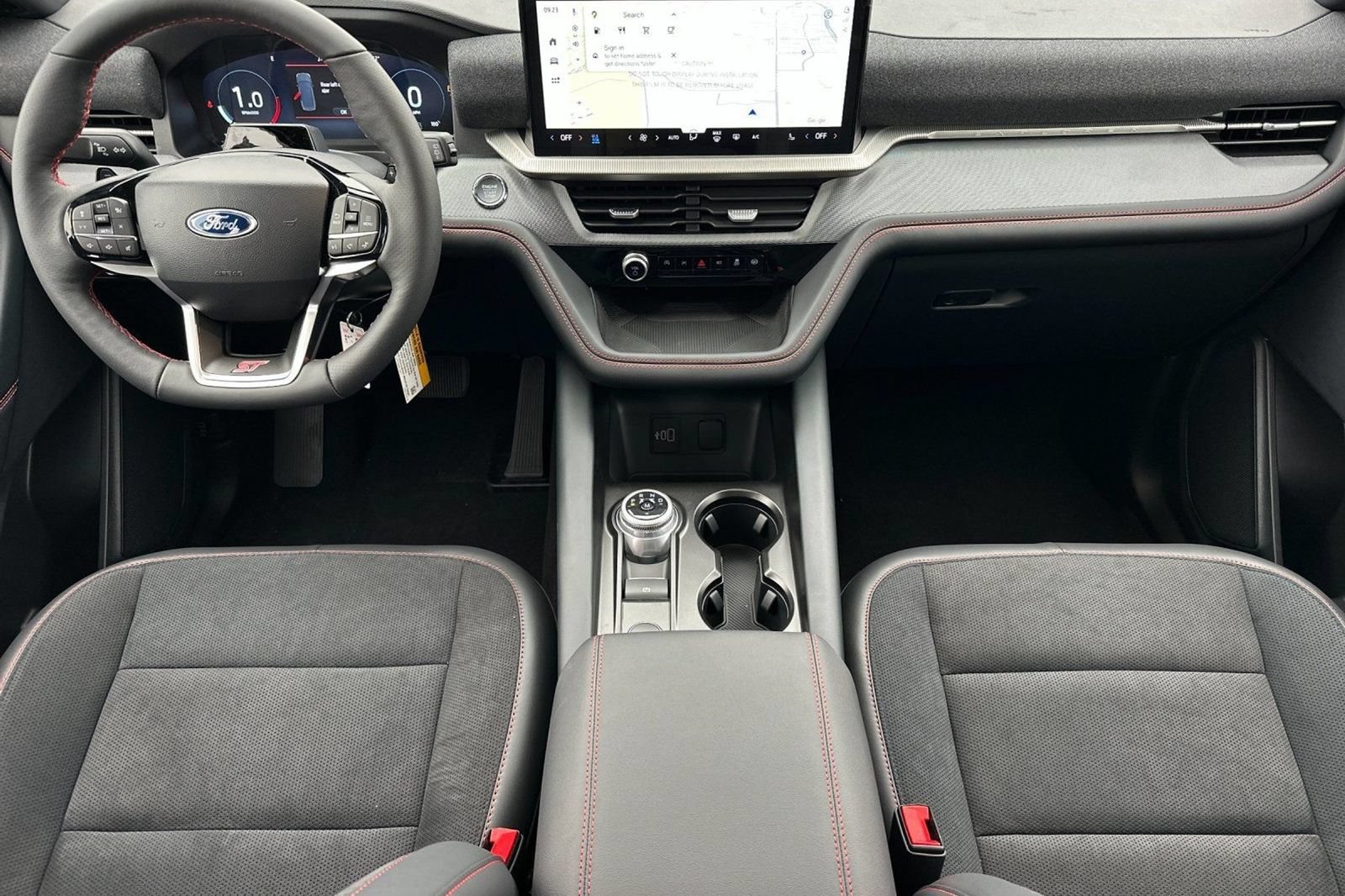 New 2025 Ford Explorer ST-Line w/ Premium Package RWD image 17