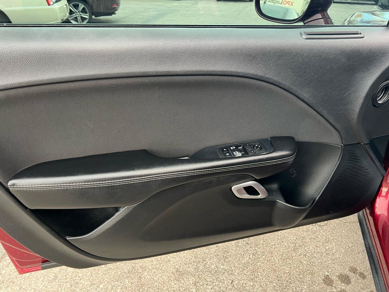 Used 2019 Dodge Challenger SXT RWD image 10