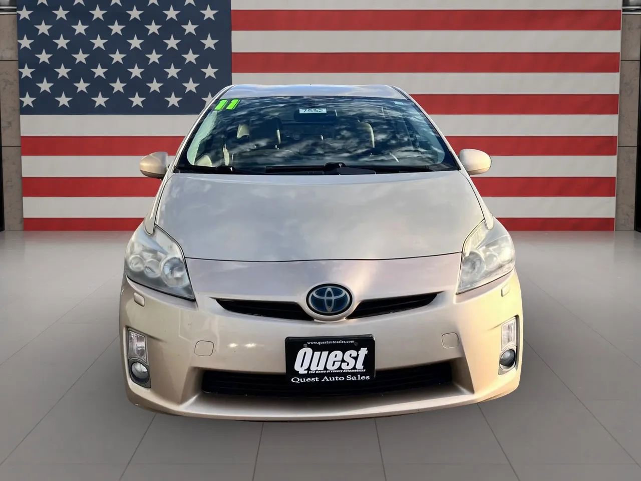 Used 2011 Toyota Prius Five w/ Advanced Technology Pkg image 4