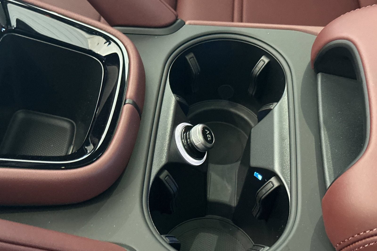 New 2025 Porsche Cayenne Turbo AWD/4WD image 26