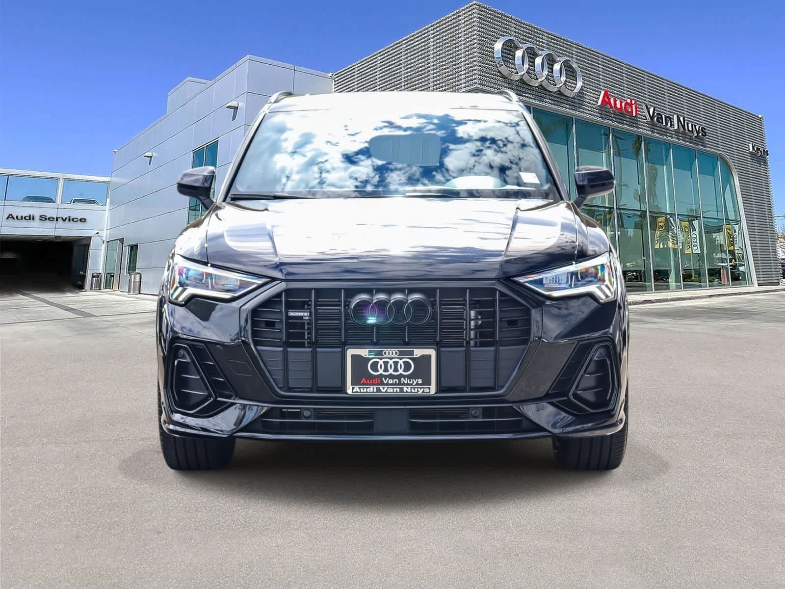 Used 2024 Audi Q3 2.0T Premium w/ Black Optic Sport Package AWD/4WD image 6