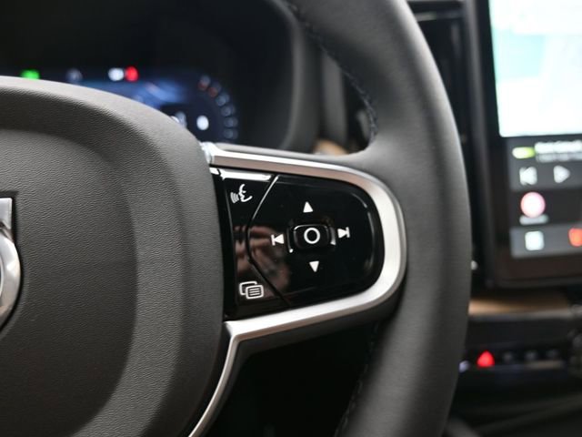 New 2026 Volvo XC60 B5 Plus w/ Protection Package Premier image 25