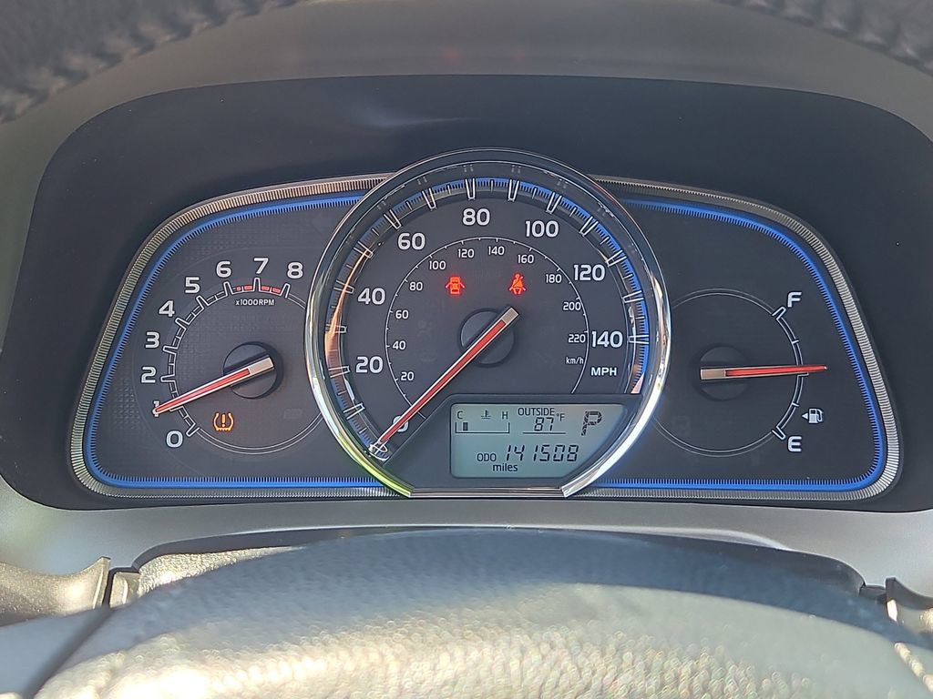 Used 2013 Toyota RAV4 Limited AWD/4WD image 28